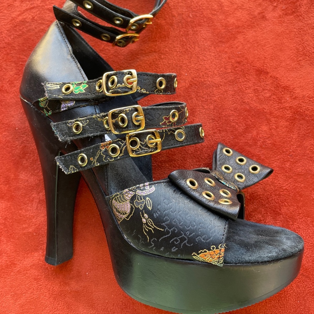 VINTAGE Y2K Steve MADDEN Madame CHINOISERIE Platform Sandals Size 7